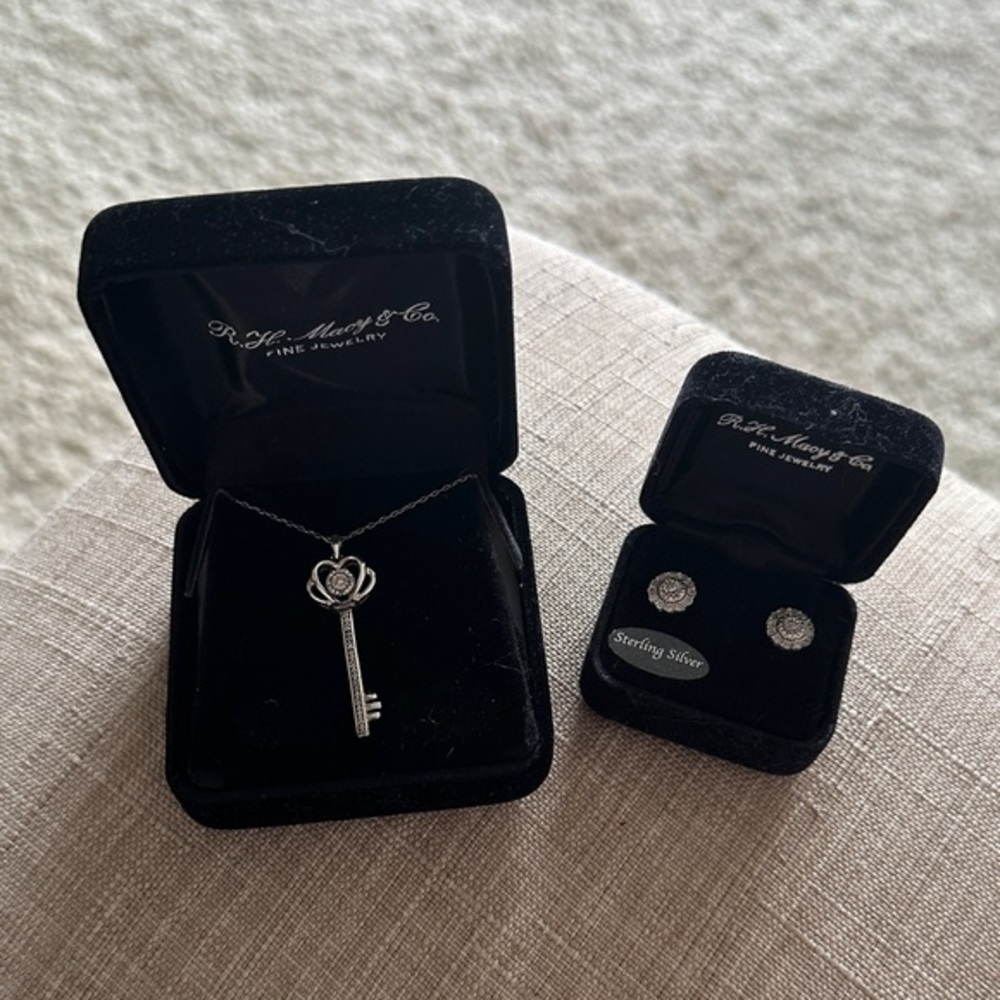 RH Macy’s 925 Sterling Silver 10k Gold Diamond Heart Key Pendant & Earring Set